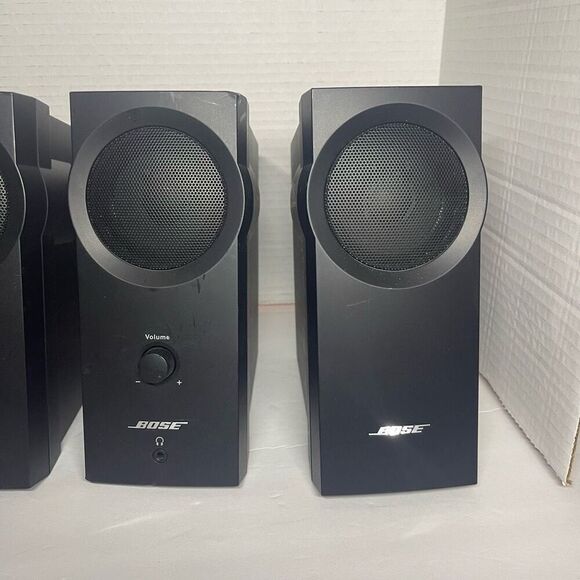 Bose Companion 2 Series Multimedia Speaker System (Black) - Tested 4 Speakers - Picture 3 of 10